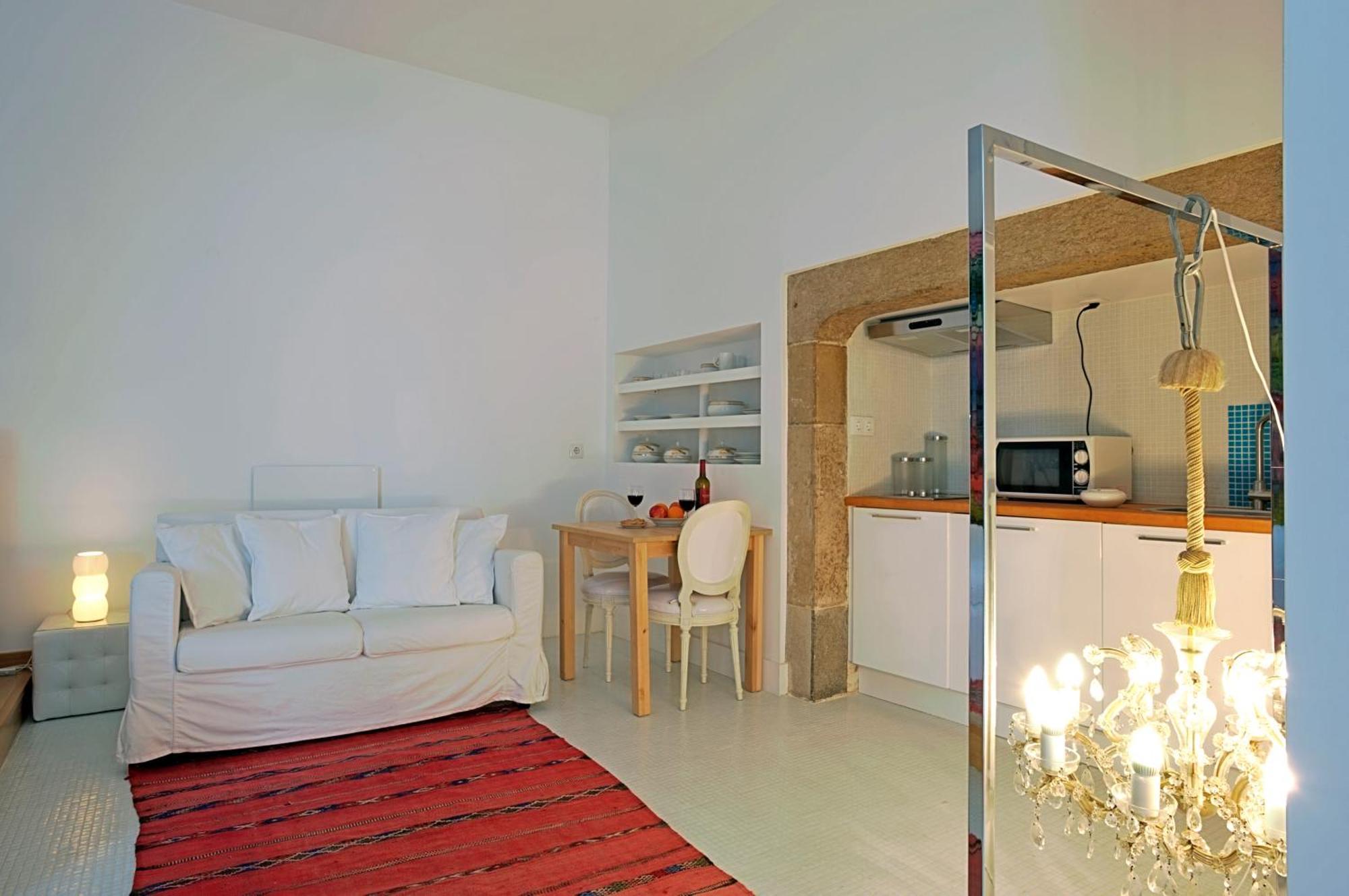 Portas Do Castelo Apartments Lisbon Bilik gambar